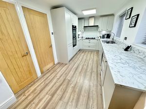 Everest Close Great Sutton